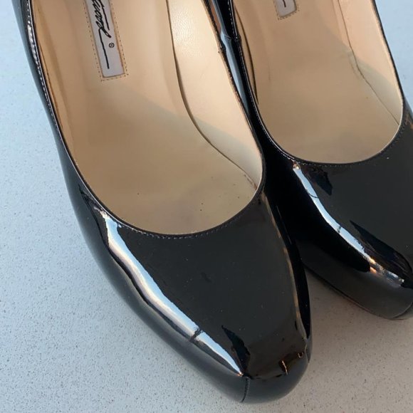 Brian Atwood Black Pump - Picture 1 of 3